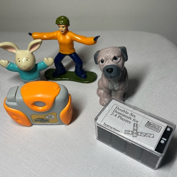 Assorted Toy Figurines and mini dominoes set. Scooby. Shaggy. Buster. Drooler - Picture 5 of 6
